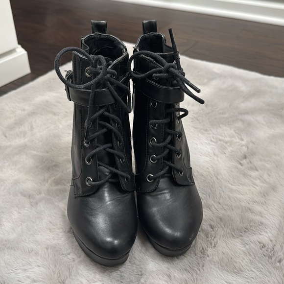 Guess booties - Picture 3 of 8